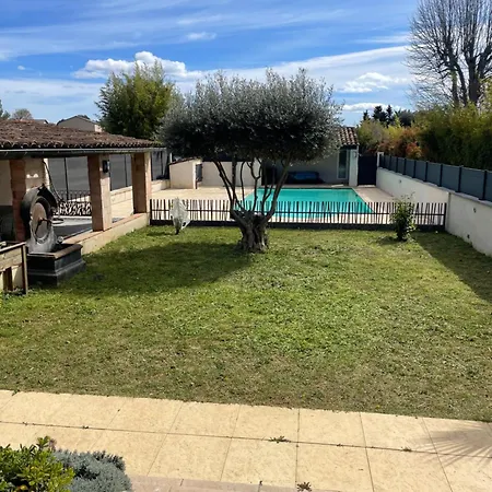 Dependance Au Sein D'une Avec Piscine Hébergement de vacances *